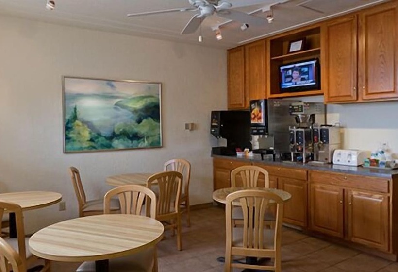 فندق The Shoreline Inn