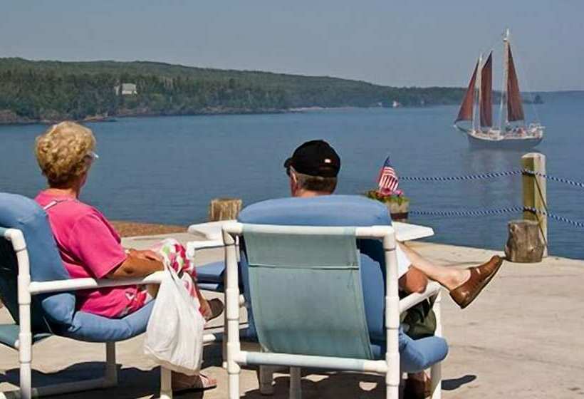 فندق The Shoreline Inn