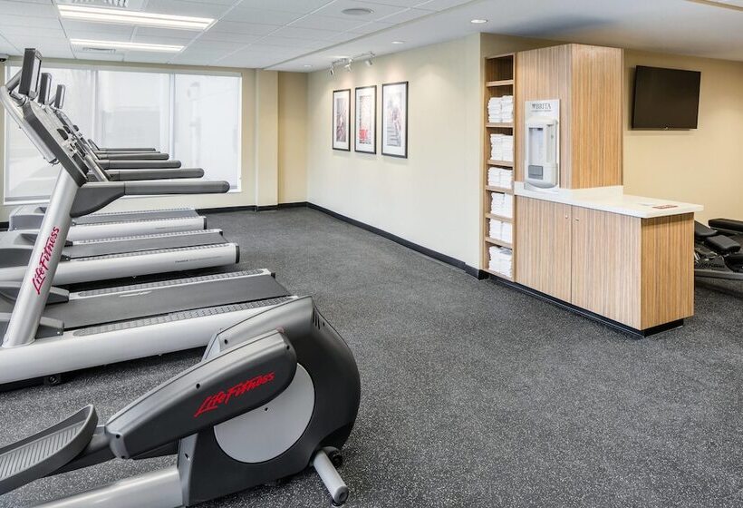 فندق Towneplace Suites By Marriott Kansas City Airport