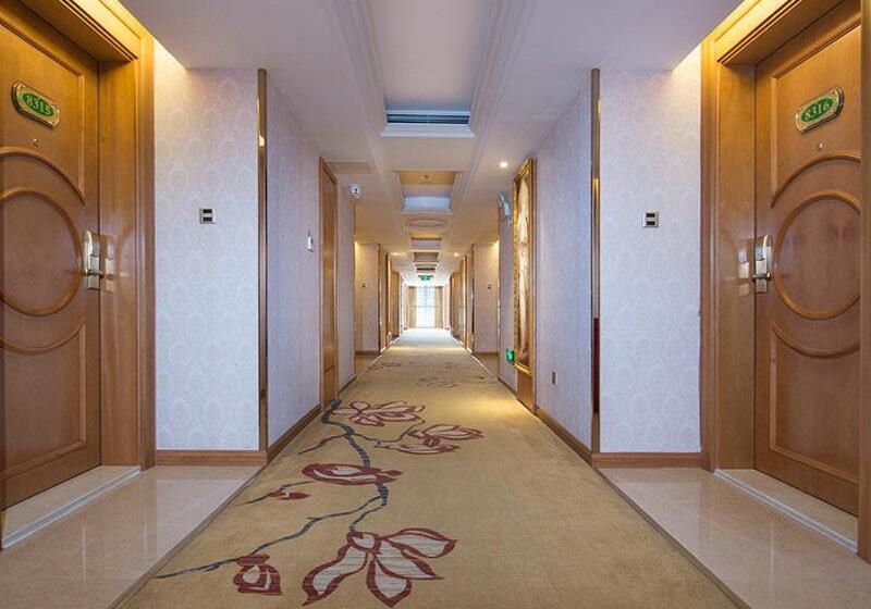 Vienna International Hotel Luogang Wanda Plaza