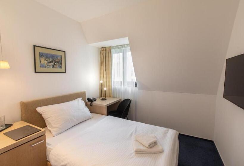 فندق Villa Nečas žilina