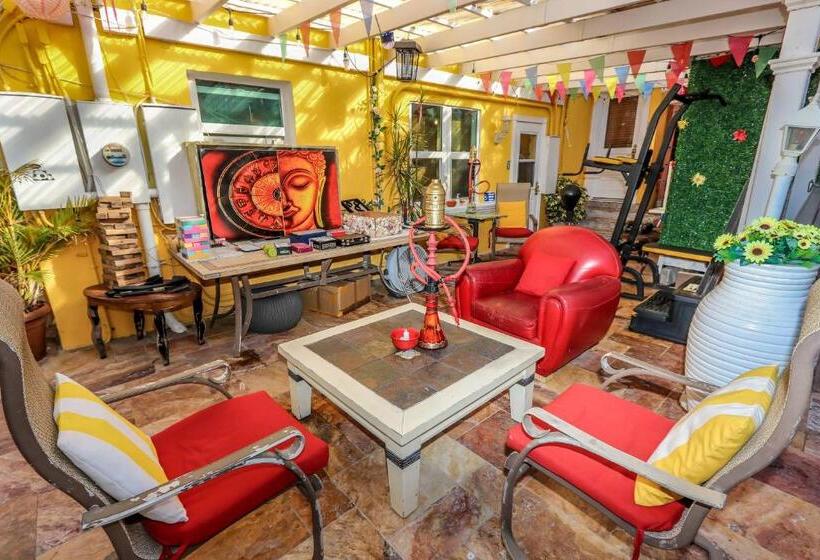 هتل Villa Sinclair Beach Suites And Spa