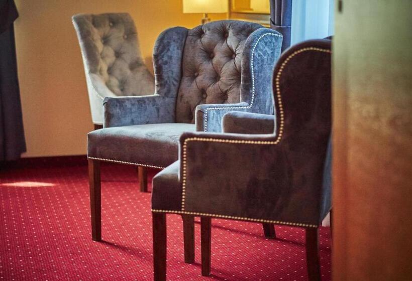 هتل Villa Vita Krupówki