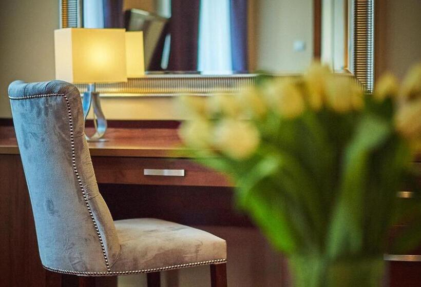 هتل Villa Vita Krupówki