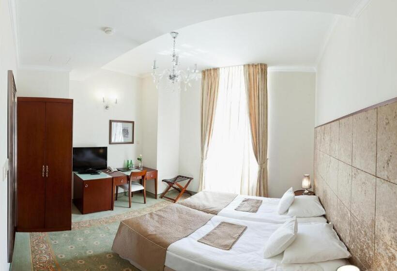 Отель Willa Hueta