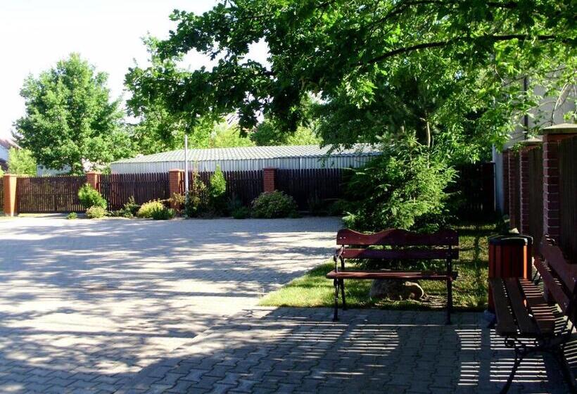 ホテル Zajazd Ustronie