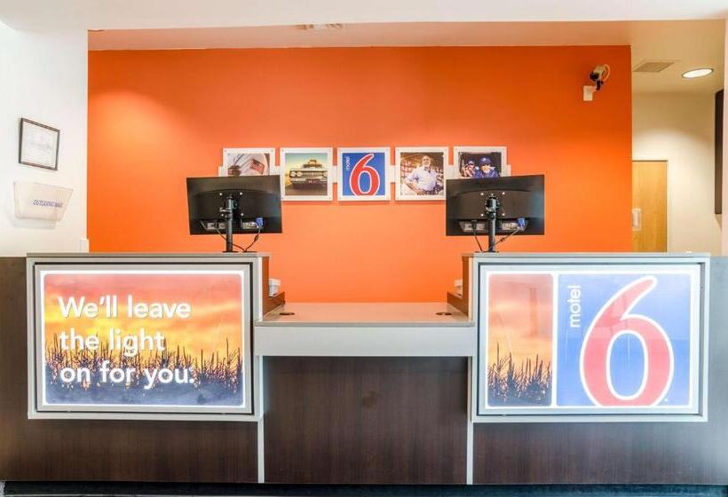 Motel 6 Kearney, Ne