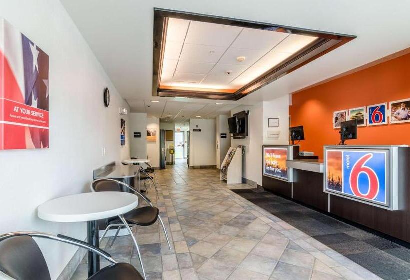 Motel 6 Kearney, Ne