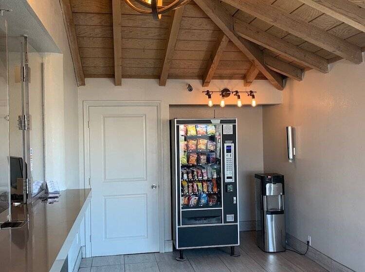 فندق على الطريق Morada Inn