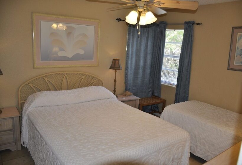 Oceanfront Sea Scape Motel