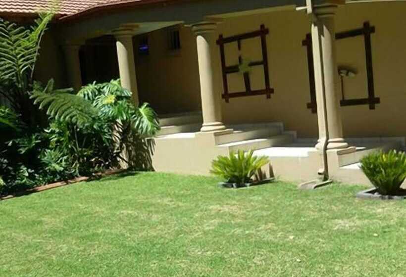 Пансион Hutten Heights Lodge By Ilawu