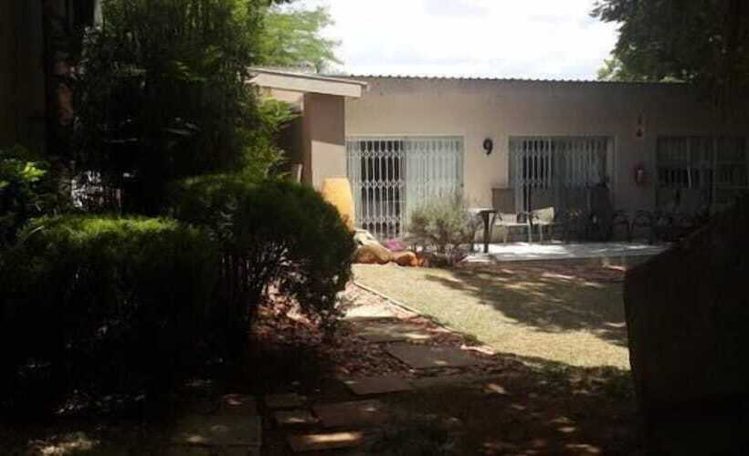 Пансион Hutten Heights Lodge By Ilawu