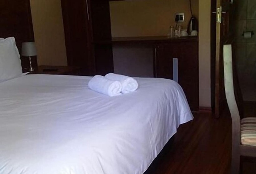 Пансион Hutten Heights Lodge By Ilawu