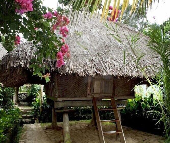 펜션 Native Village Inn