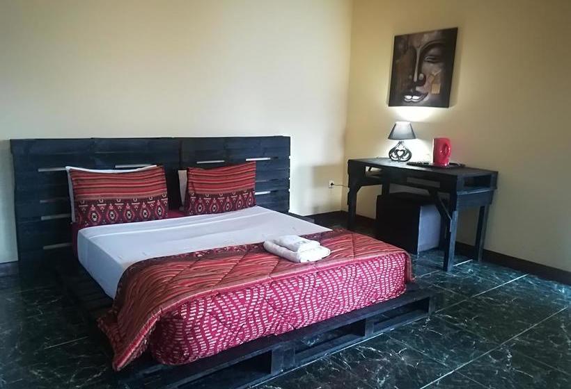 פנסיון Palmeiras Guest House Matola