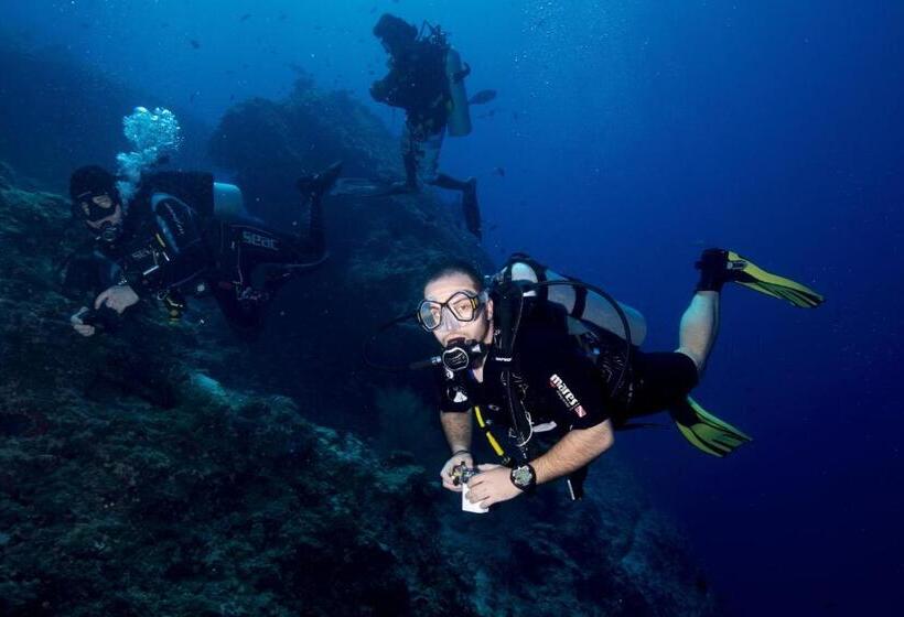 پانسیون Season Paradise