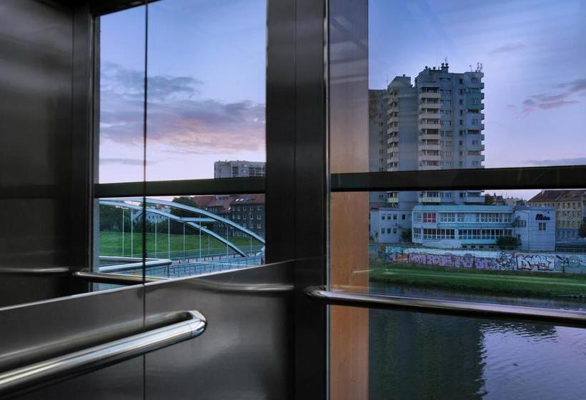 Piano Hotel & Restaurant