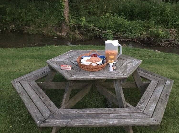 The Anderson Cottage Bed & Breakfast