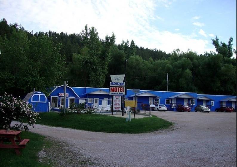 The Brookside Motel / Mt. Rushmore