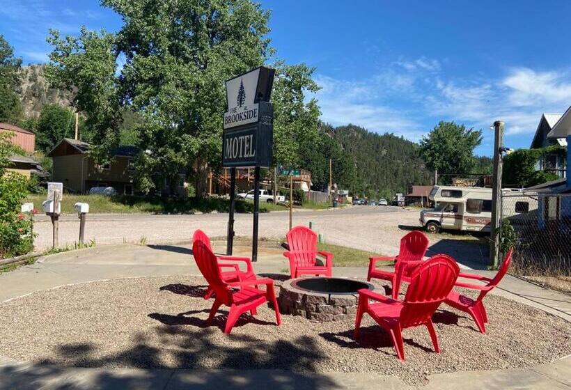 The Brookside Motel / Mt. Rushmore