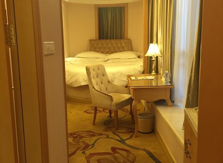 Vienna Hotel Shenzhen Xiashuijing Subway Station