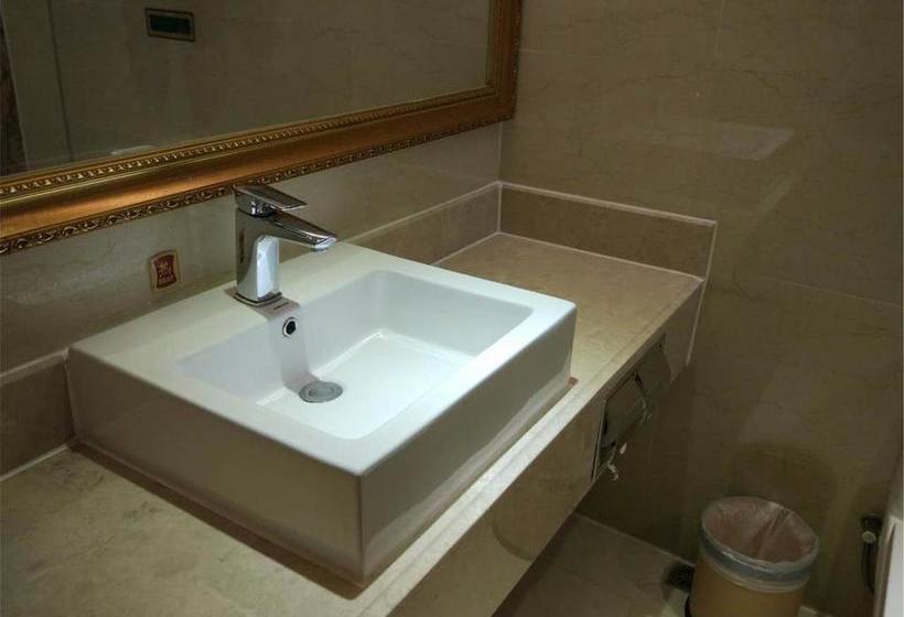 Vienna Hotel Shenzhen Xiashuijing Subway Station