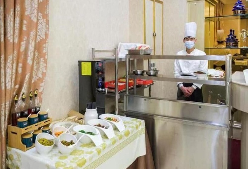 Vienna International Hotel Guangzhou Panyu City Bridge Center International