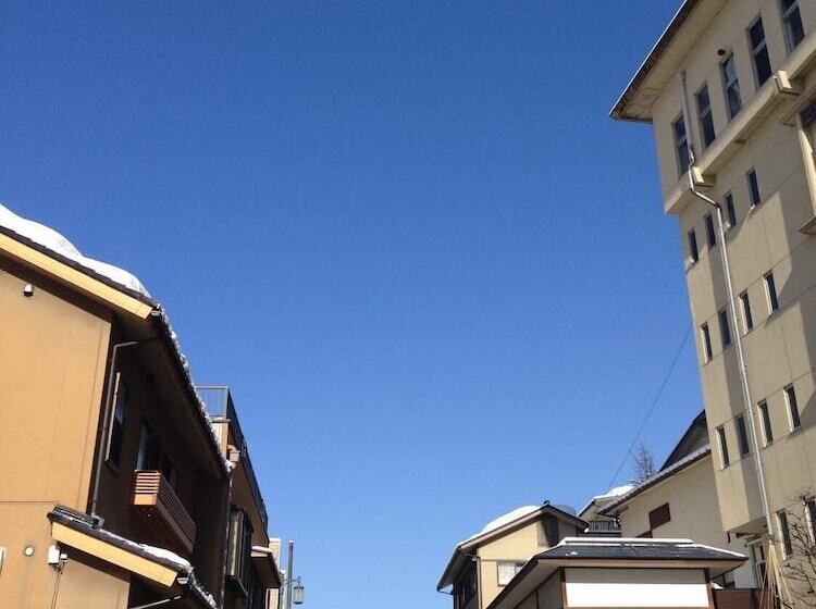 Yuwaku Guesthouse Hostel