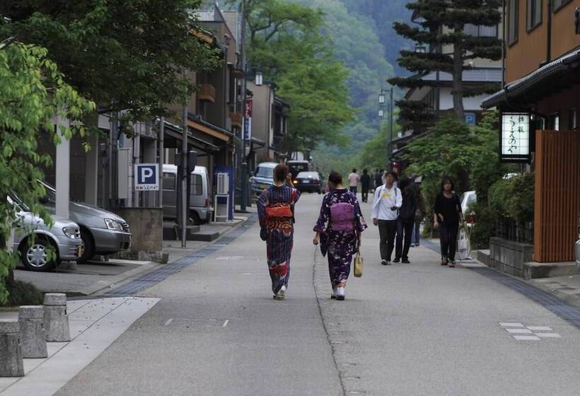 Yuwaku Guesthouse Hostel