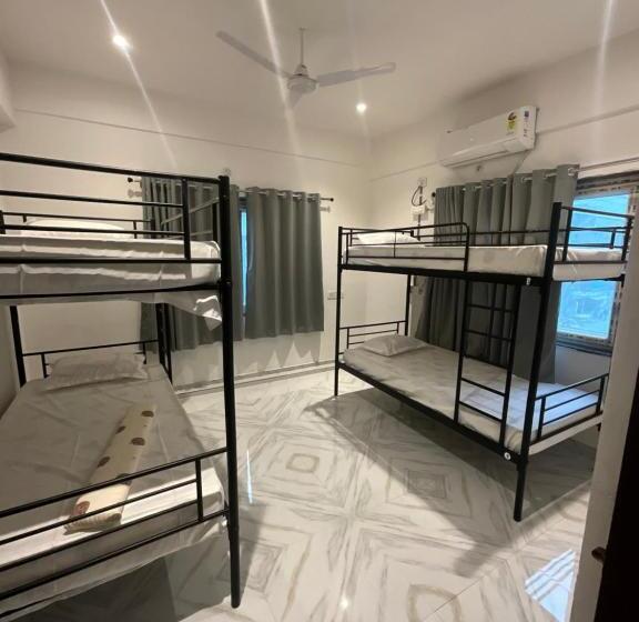 Hostel Bunk N Beyond