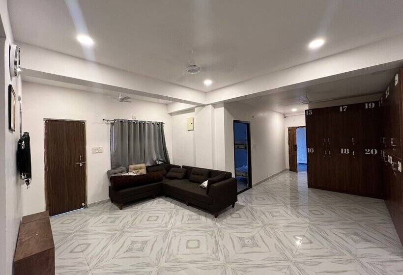 Hostel Bunk N Beyond