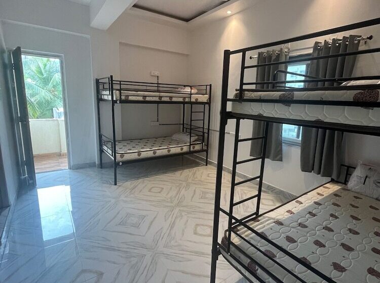 Hostel Bunk N Beyond