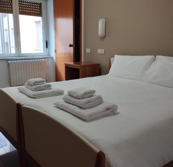 ユースホステル Ah Roma