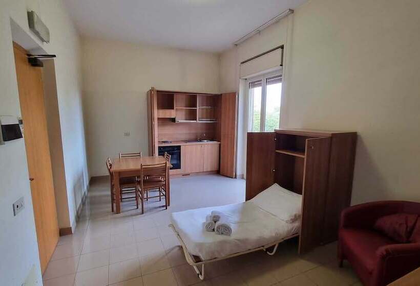 ユースホステル Ah Roma