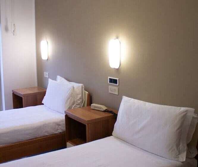 ユースホステル Ah Roma