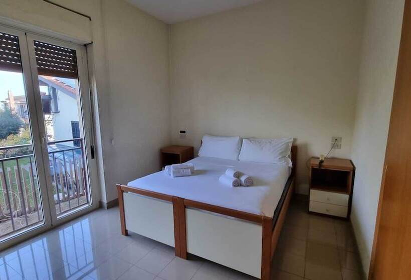 ユースホステル Ah Roma