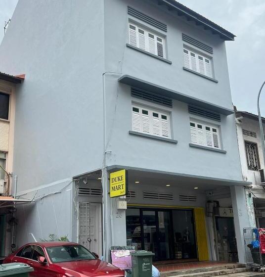 هاستل Duke Living