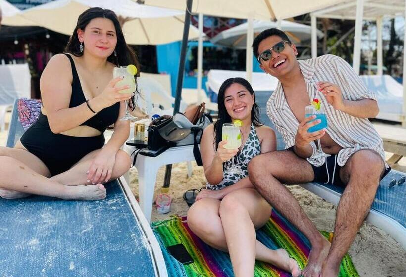 旅馆 Mandala Beach Club