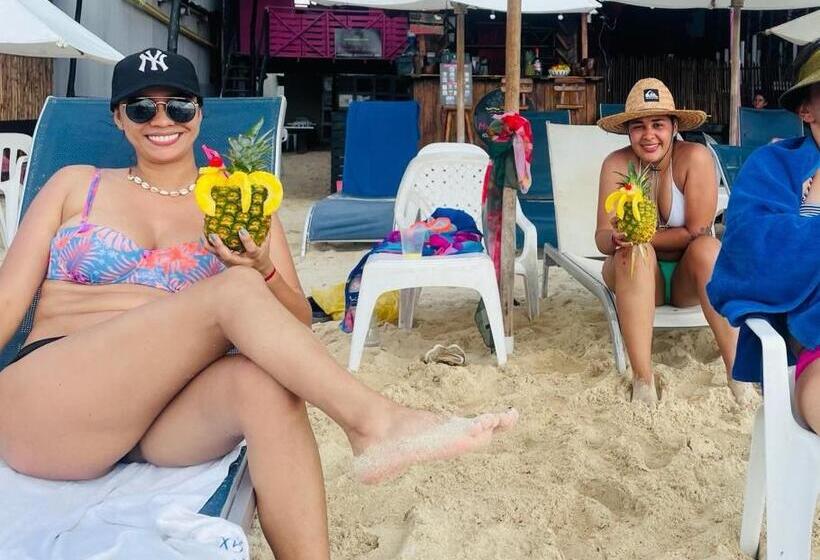 旅馆 Mandala Beach Club