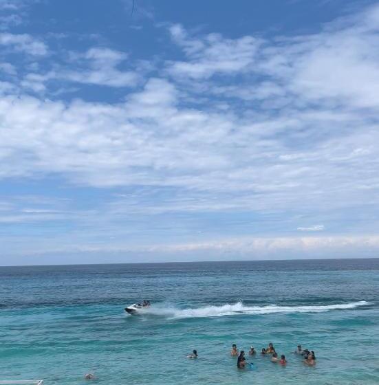 旅馆 Mandala Beach Club