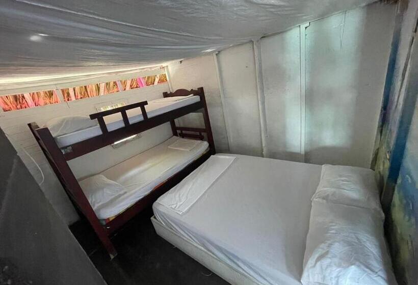 旅馆 Mandala Beach Club