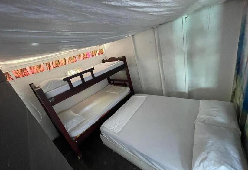 旅馆 Mandala Beach Club