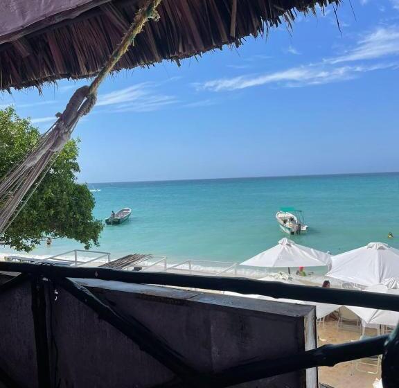 旅馆 Mandala Beach Club