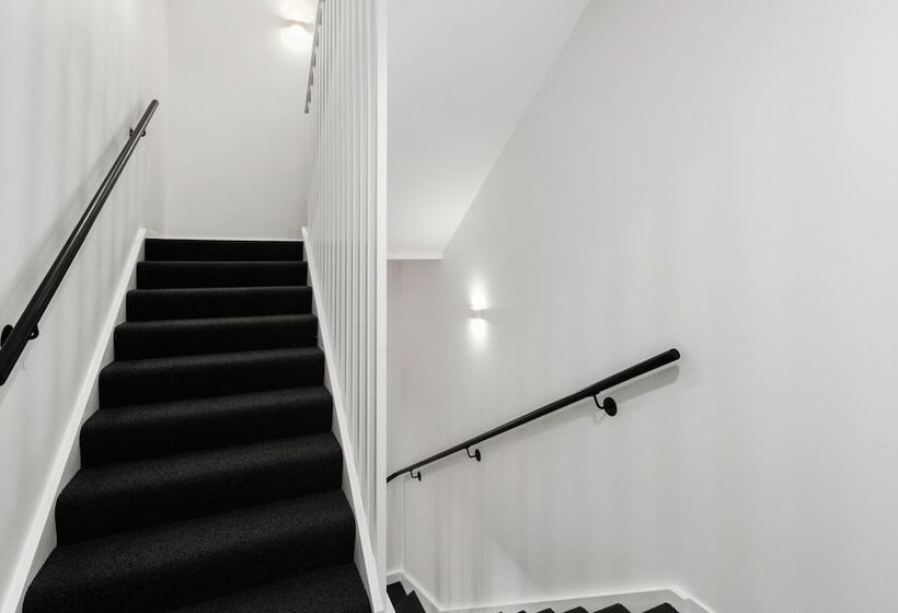 הוסטל Mihaven Shared Living   Gatton St