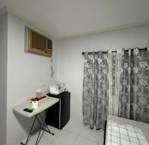 ユースホステル Nolina S Transient Rooms Alaminos, Pangasinan