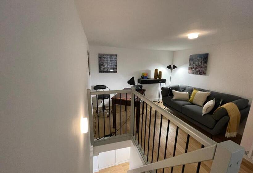 Appartement Charles Le Brun, Face Au Château De Versailles, Avec Parking Privé