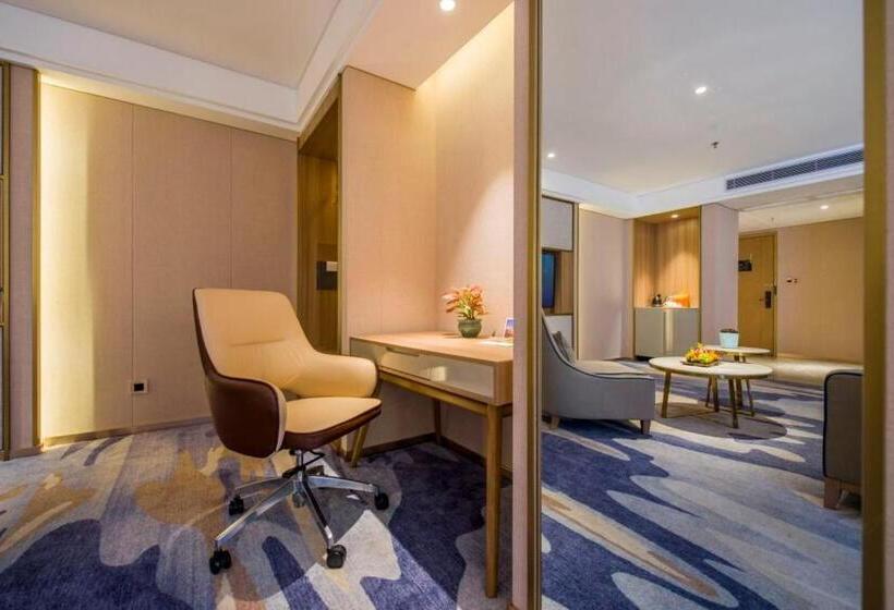 Atour X Hotel Guangzhou Baiyunshan Airport Road