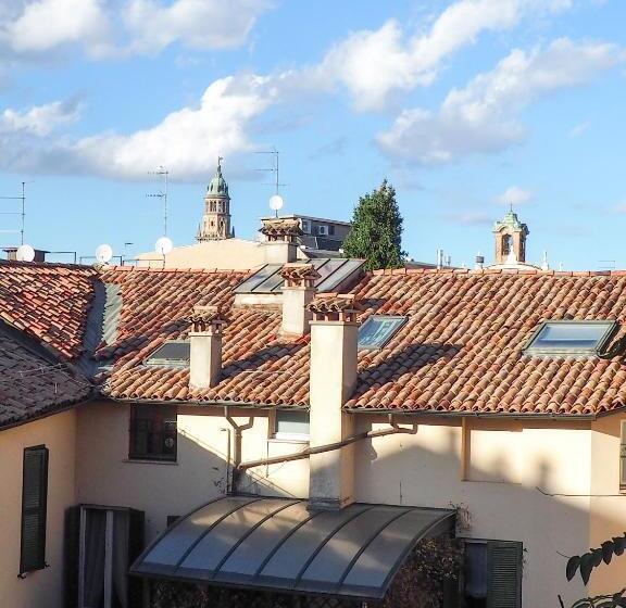 تختخواب و صبحانه Alborgocollegiomarialuigia