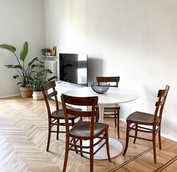 تختخواب و صبحانه Alborgocollegiomarialuigia