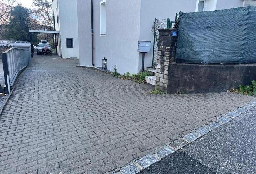 ベッドアンドブレックファースト Camera Enaj